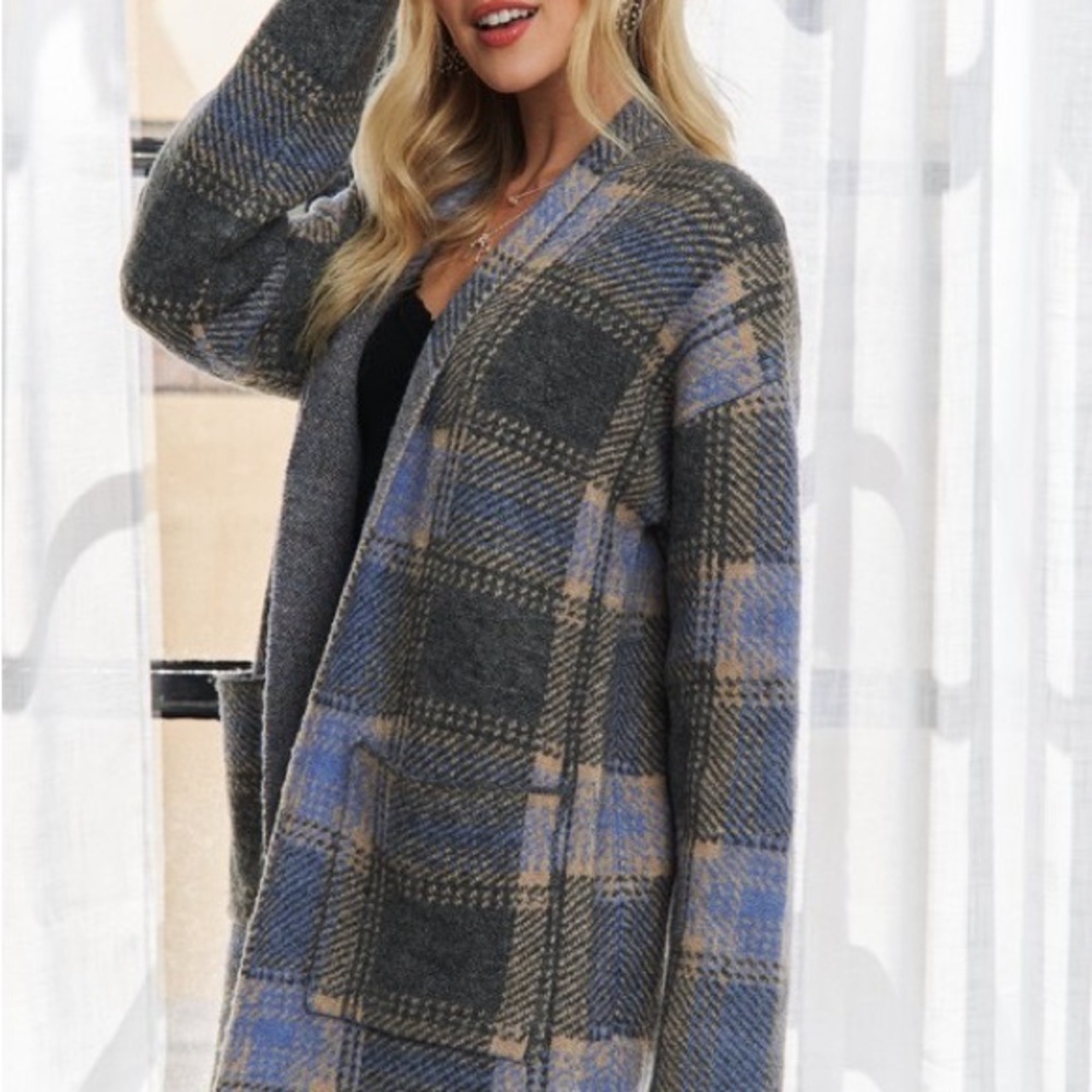 Plus Size Checked Sweater Cardigan - Picture 2 of 10